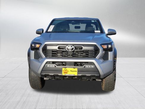 Certified 2025 Toyota Tacoma TRD Off-Road AWD/4WD image 2