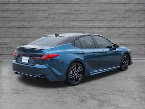 Used 2025 Toyota Camry XSE FWD image 5