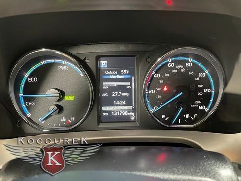 Used 2018 Toyota RAV4 LE image 15