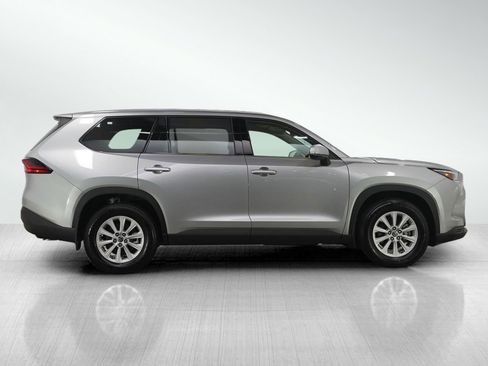 Used 2025 Toyota Grand Highlander AWD image 6