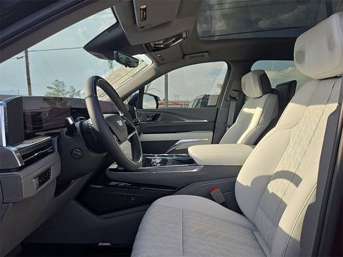 New 2026 Cadillac Escalade IQ Luxury 1 w/ LPO, Floor Liner Package image 22