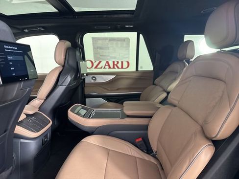 New 2025 Lincoln Navigator L Black Label image 18