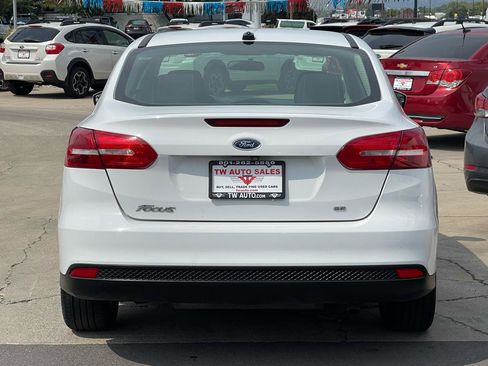 Used 2018 Ford Focus SE FWD image 6