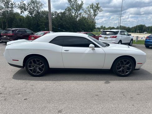 Used 2019 Dodge Challenger SXT w/ Plus Package RWD image 4