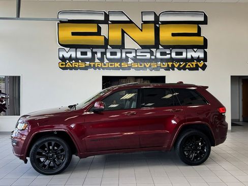 Used 2018 Jeep Grand Cherokee Altitude AWD/4WD image 57