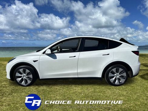 Used 2022 Tesla Model Y Long Range image 3