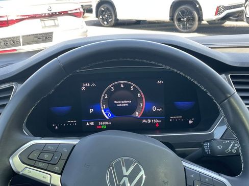 Certified 2022 Volkswagen Tiguan SE AWD/4WD image 16