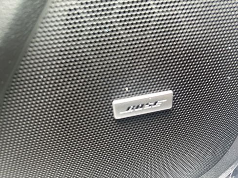 Used 2023 Chevrolet Traverse LT w/ LT Premium Package image 7