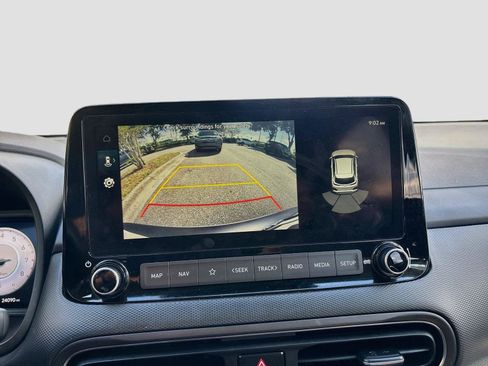 Used 2023 Hyundai Kona Limited w/ Cargo Package FWD image 10