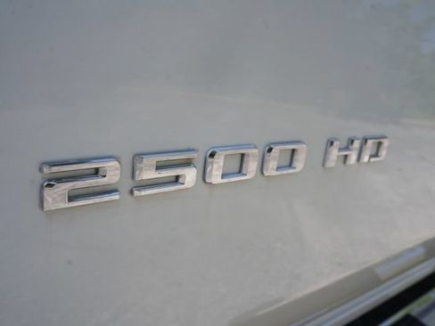 Used 2022 Chevrolet Silverado 2500 Custom w/ Custom Value Package AWD/4WD image 8