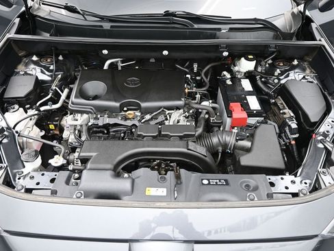 Used 2020 Toyota RAV4 XLE image 15