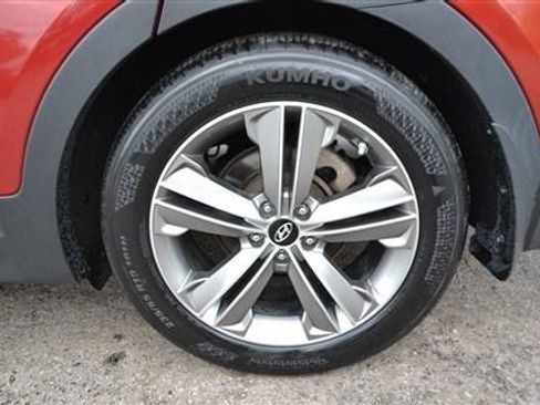 Used 2014 Hyundai Santa Fe GLS FWD image 9
