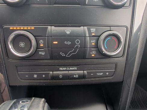 Used 2018 Ford Explorer XLT FWD image 23
