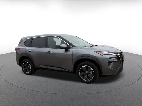 Used 2025 Nissan Rogue SV FWD image 2