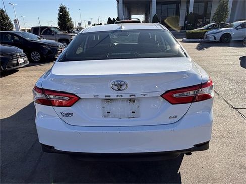 Used 2020 Toyota Camry LE image 6