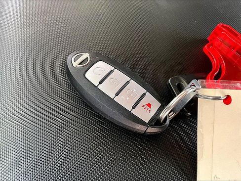 Used 2024 Nissan Frontier SL w/ Technology Package image 32