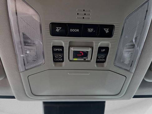 Used 2021 Toyota RAV4 XLE w/ Convenience Package FWD image 21