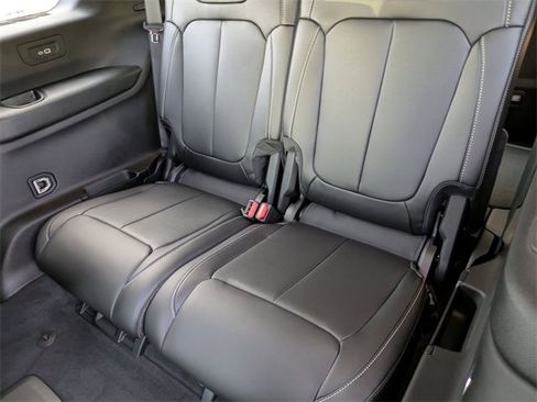 New 2025 Jeep Grand Cherokee L Limited w/ Black Appearance Package image 27