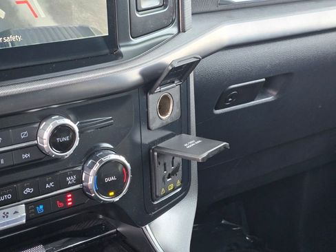 Used 2023 Ford F150 Platinum image 29