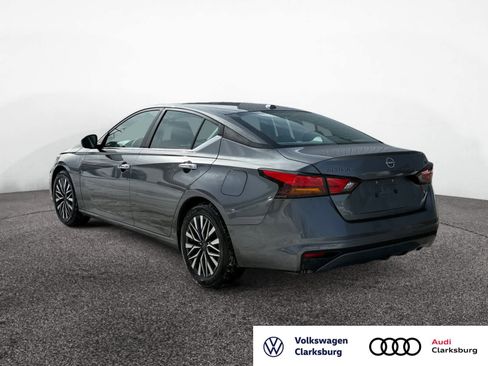 Used 2023 Nissan Altima 2.5 SV image 3