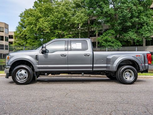 Used 2022 Ford F350 Lariat w/ Lariat Ultimate Package AWD/4WD image 9