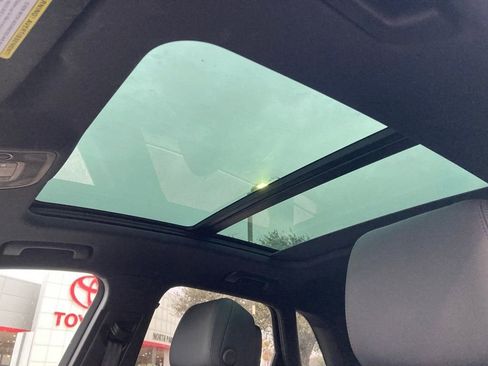 Used 2025 Audi Q3 2.0T Premium image 15