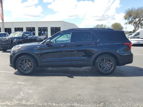 Certified 2025 Ford Explorer ST-Line w/ Premium Package image 6