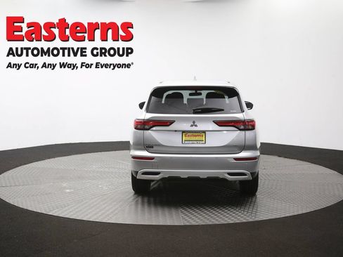 Used 2024 Mitsubishi Outlander SE AWD/4WD image 38