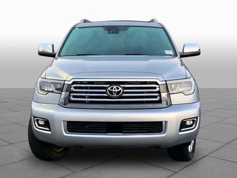 Used 2020 Toyota Sequoia Platinum RWD image 4