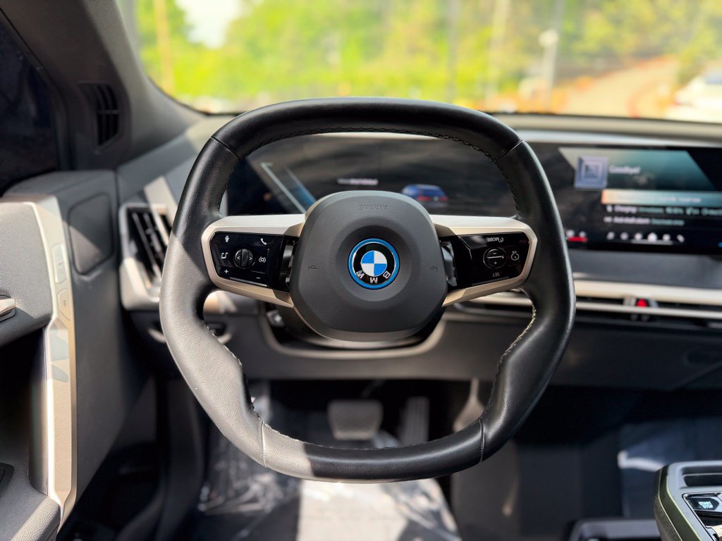 Used 2024 BMW iX xDrive50 AWD/4WD image 41
