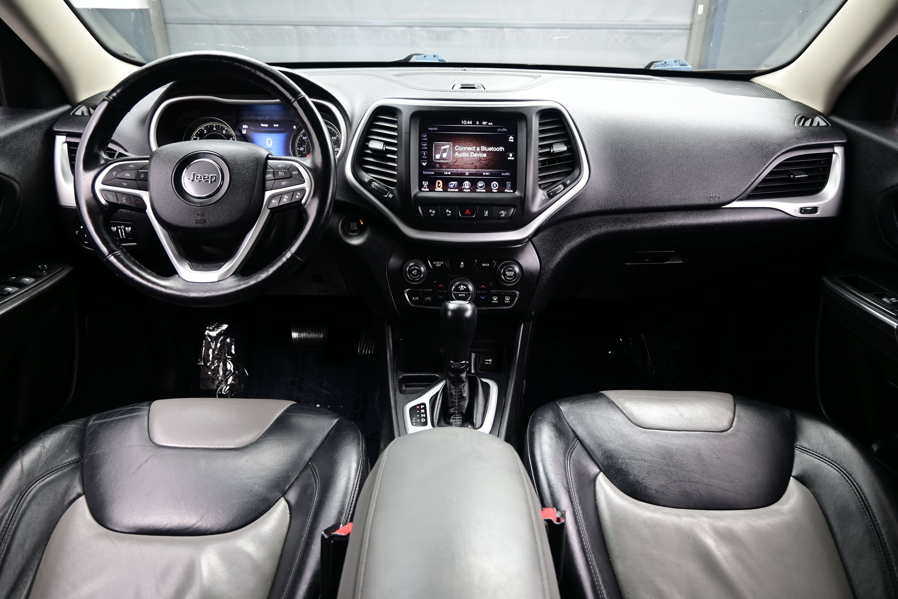 Used 2014 Jeep Cherokee Limited w/ Technology Group FWD image 17
