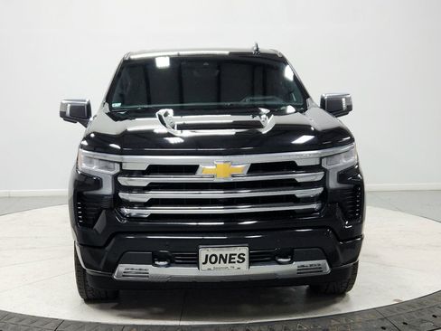 Used 2024 Chevrolet Silverado 1500 High Country w/ Technology Package image 2
