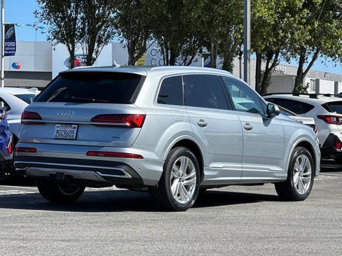 Used 2023 Audi Q7 2.0T Premium w/ Convenience Package AWD/4WD image 4