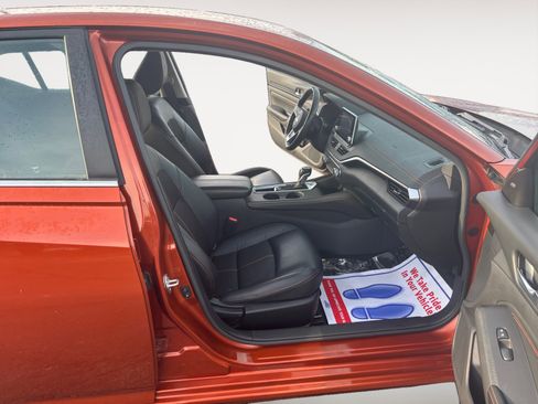 Used 2022 Nissan Altima 2.5 SR image 15