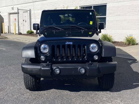Used 2017 Jeep Wrangler Unlimited Rubicon w/ Connectivity Group AWD/4WD image 2