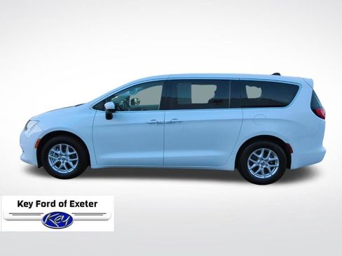 Used 2023 Chrysler Voyager LX FWD image 8