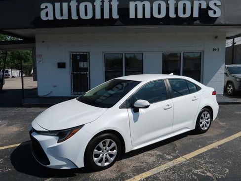 Used 2021 Toyota Corolla LE w/ Carpet Mat Package (TMS) image 1