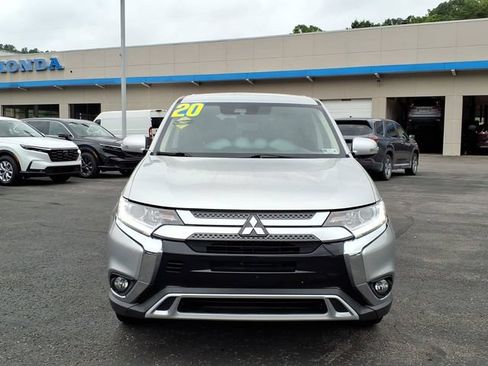 Used 2020 Mitsubishi Outlander AWD image 3