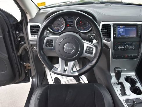 Used 2012 Jeep Grand Cherokee SRT8 w/ Luxury Group II AWD/4WD image 17