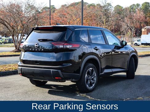Used 2024 Nissan Rogue SV image 8