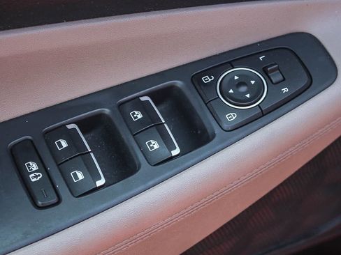 Used 2023 Hyundai Santa Fe SEL image 28