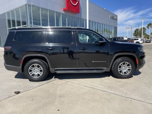 Used 2022 Jeep Wagoneer Series I image 2