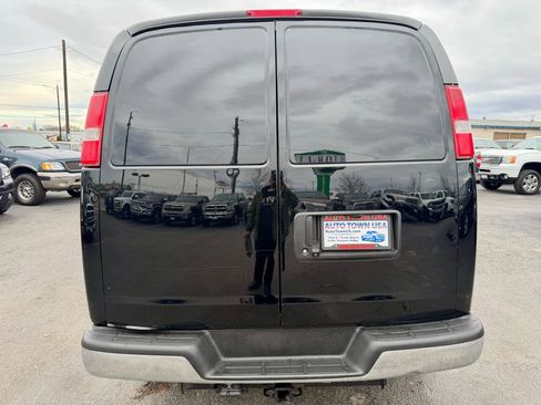 Used 2017 Chevrolet Express 2500 image 4