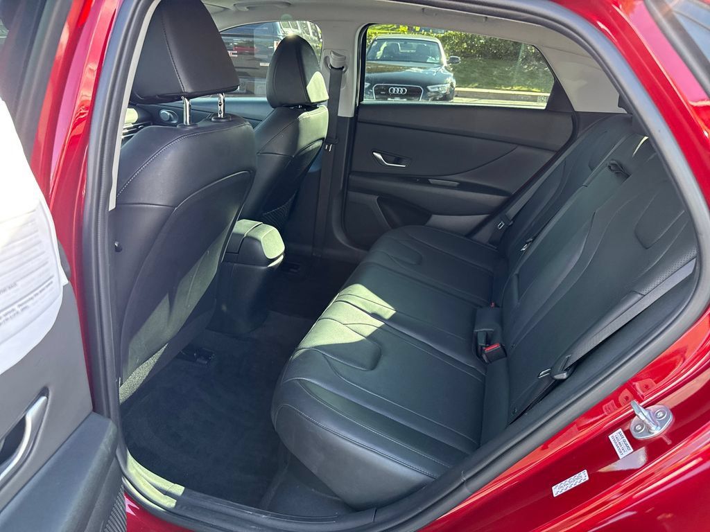 Used 2023 Hyundai Elantra Limited FWD image 21