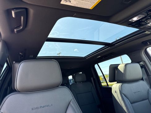 New 2026 GMC Yukon XL Denali w/ Denali Reserve Package image 19