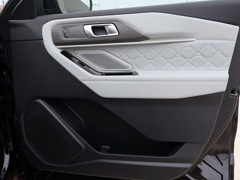 New 2026 Ford Explorer Platinum w/ LUX Leather Package image 9