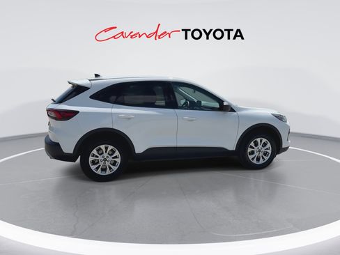 Used 2025 Ford Escape Active AWD/4WD image 9
