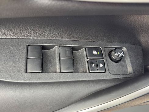 Used 2021 Toyota Corolla SE FWD image 25