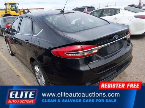 Used 2018 Ford Fusion SE image 6