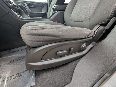 Used 2015 Chevrolet Traverse LT w/ Style and Technology Package image 14